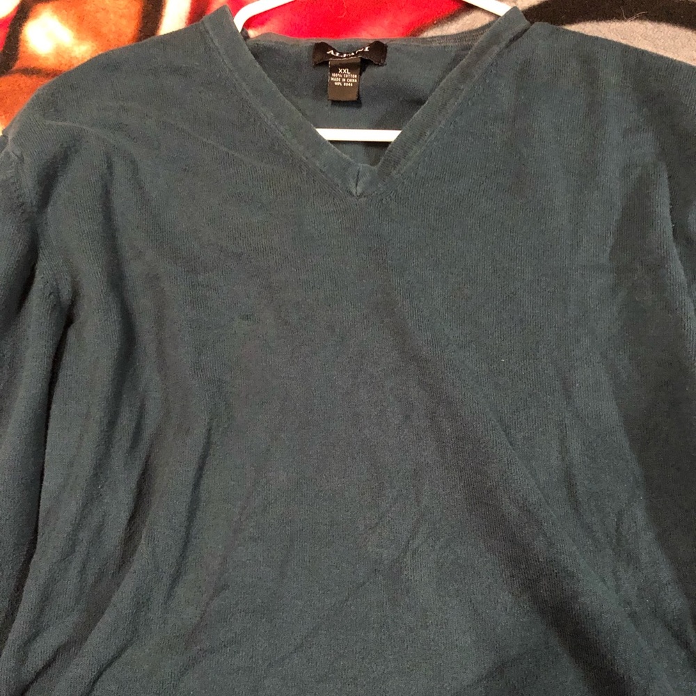 Alfani bluish green V-neck sweater. XXL